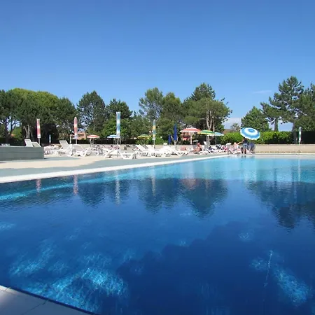 Apartamento Bright Flat With Outdoor Pools - Beahost *