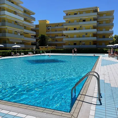 Bright Flat With Outdoor Pools - Beahost 公寓
